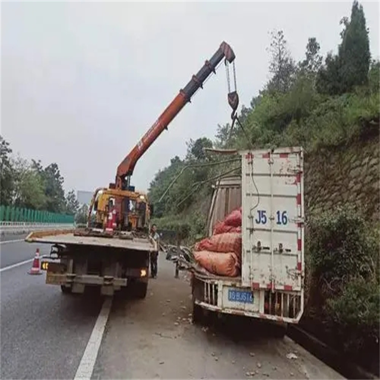 沧州新华了解道路救援吊车费用的细节与影响因素